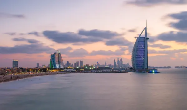 VIAJE VIAJE EUROPA DUBAI TVG 1981